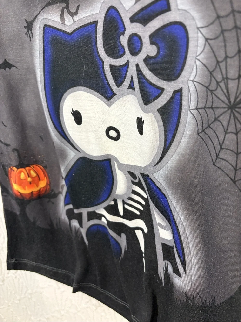 Vintage Hello Kitty Kids skeleton graphic Halloween Gray Ghost Costume Tee